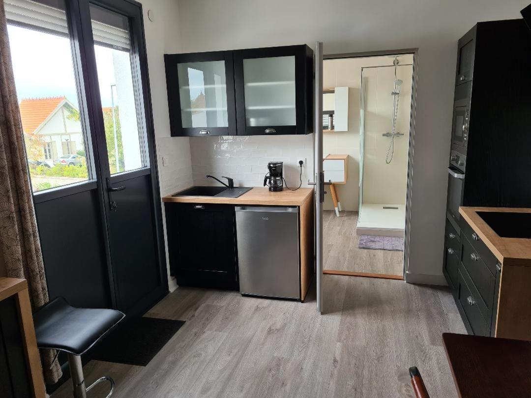 Le Fetilly Avec Parking Privatif Et Climatisation La Rochelle  Exterior photo