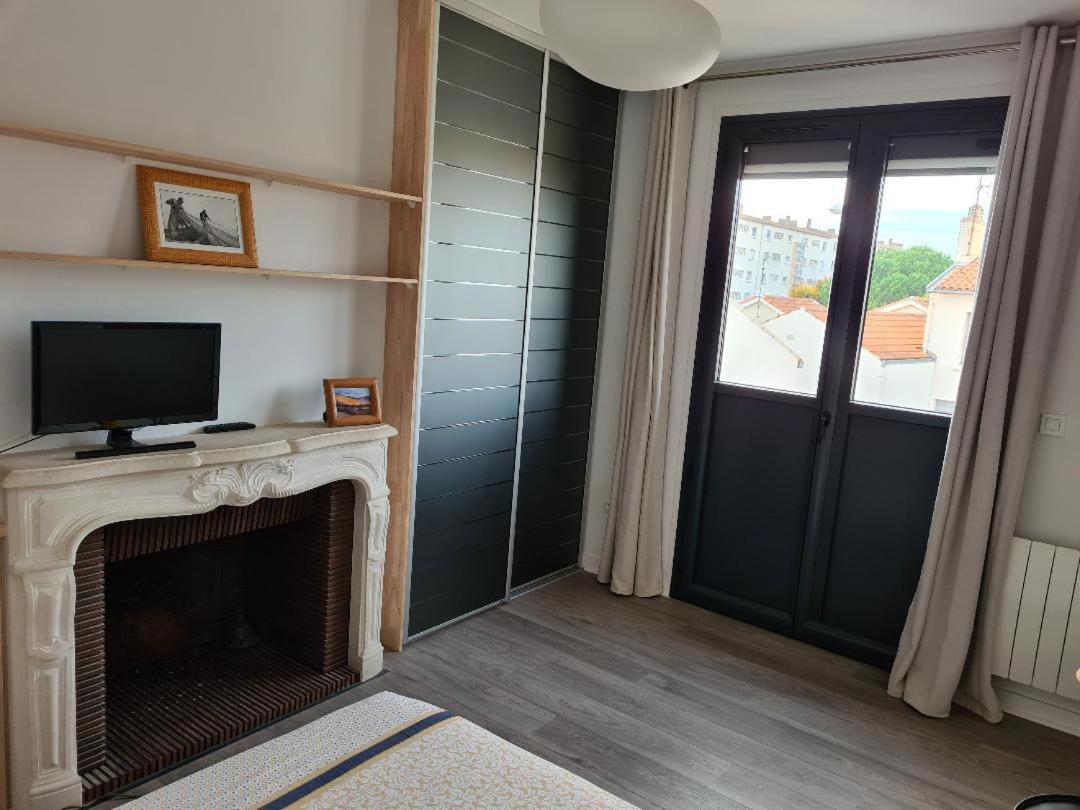 Le Fetilly Avec Parking Privatif Et Climatisation La Rochelle  Exterior photo