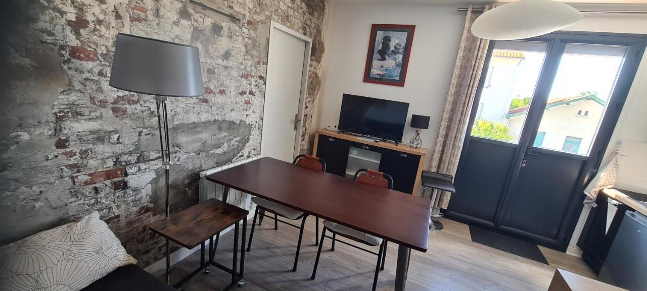 Le Fetilly Avec Parking Privatif Et Climatisation La Rochelle  Exterior photo